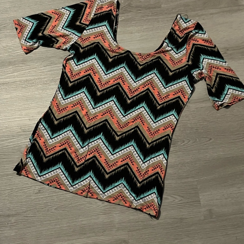 Ultra Flirt Multicolor Chevron Short Sleeve Top